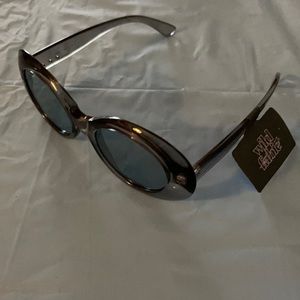 Brand new lady. Sunglass